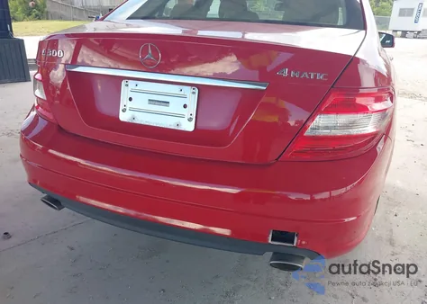 2010 Mercedes-Benz C 300 Luxury 4Matic/Sport 4Matic из США, поврежденный, VIN WDDGF8BB0AF477705